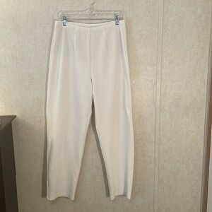 Sag harbor off white pants with tummy control lining. Size medium.